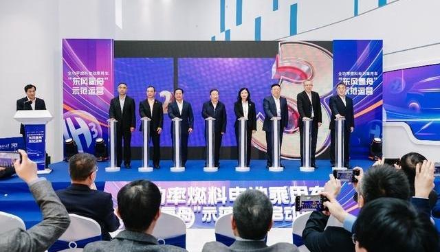 东风,东风商用车,岚图追光