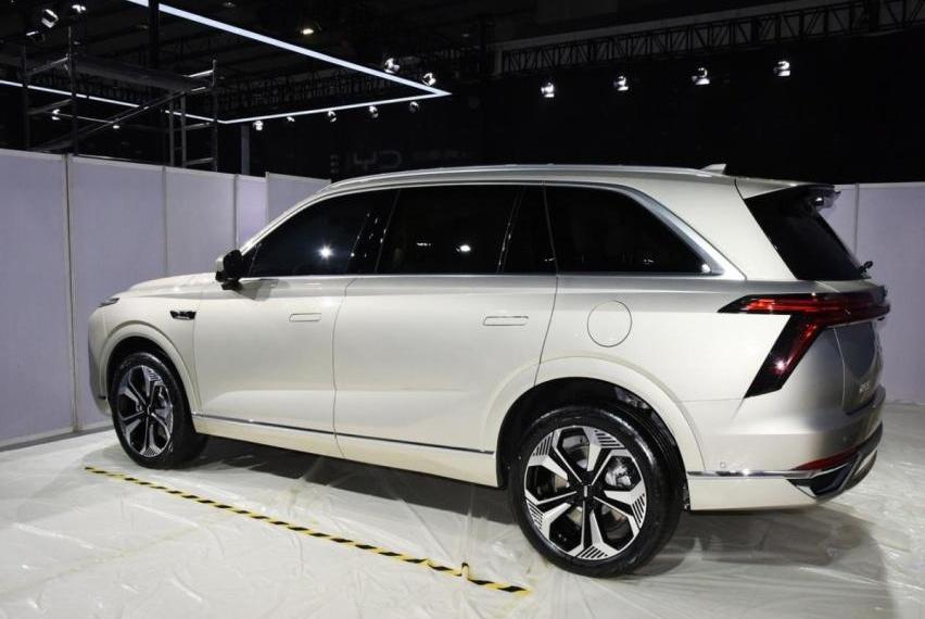 魏牌,蓝山DHT-PHEV,理想L8
