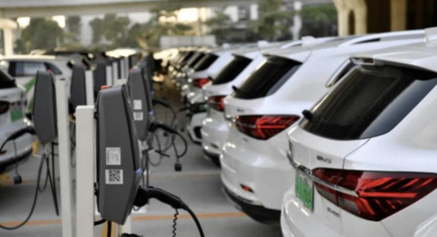 保时捷,小鹏,理想汽车,比亚迪,Taycan