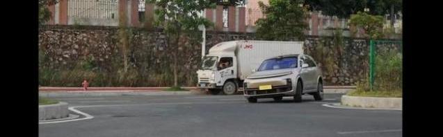 理想L9,理想汽车,吉利汽车,理想ONE