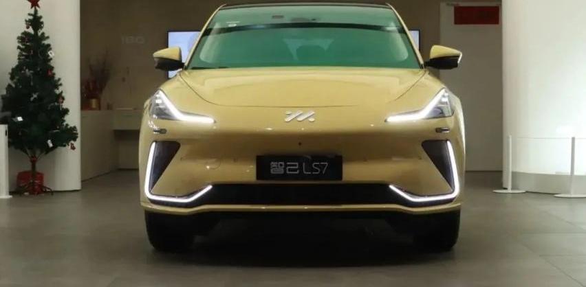 智己LS7,理想L7