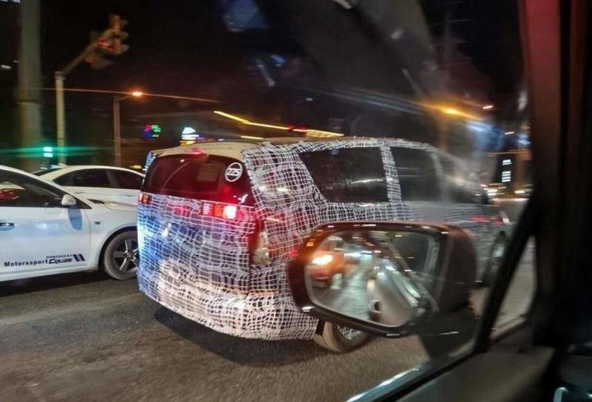 理想汽车,理想L9,小鹏,北京,丰田