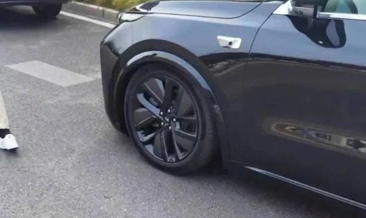 理想L9,理想汽车,蔚来,小鹏,极氪