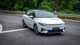 小鹏P5